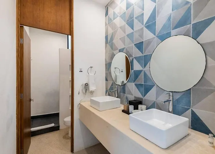 Beauty Designed 3bdr In With Amenities Apartment *