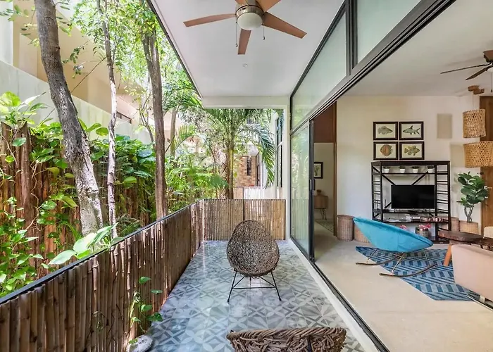Beauty Designed 3bdr In With Amenities *